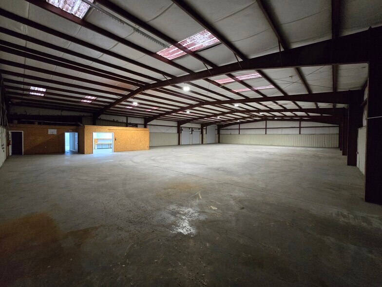 More Photos Of 430-436 Columbia Dr, Carrollton Unknown For Lease