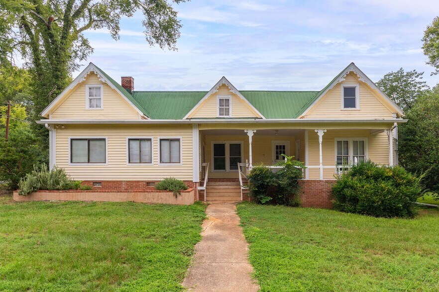 Primary Photo Of 117 E Salisbury St, Pittsboro Office For Sale