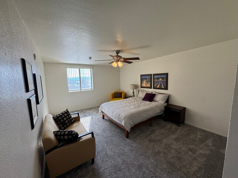 More Photos Of 1642 Carse Dr, Boulder City Warehouse For Sale