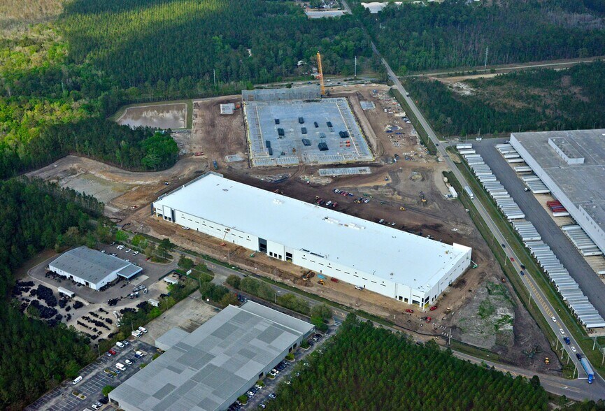 More Photos Of 7489 Commonwealth Ave, Jacksonville Distribution For Lease