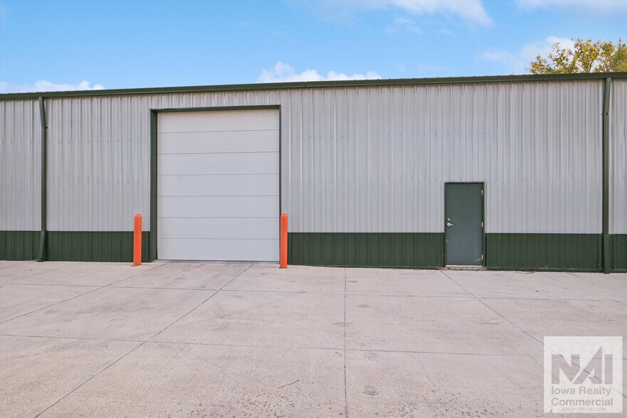 More Photos Of 1402 SW 18th St, Cedar Rapids Warehouse For Lease