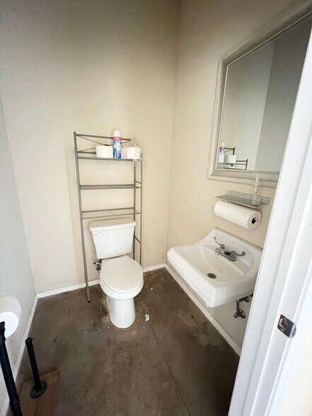 More Photos Of 1041 Technology Way, Waxahachie Industrial For Sale