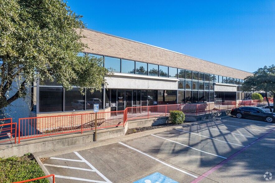 More Photos Of 10525-10625 Newkirk St, Dallas Unknown For Lease