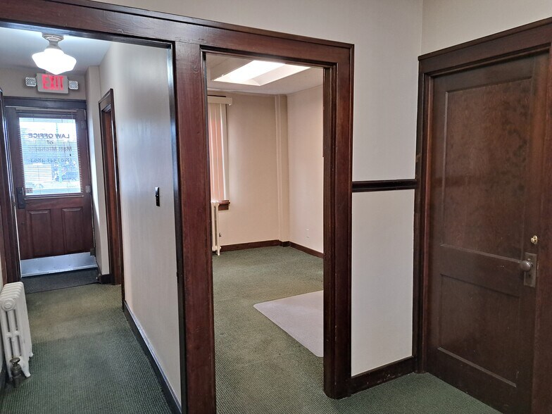 More Photos Of 136 E Grand River Ave, Brighton Office For Lease