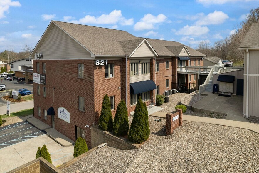 More Photos Of 821 Mt Tabor Rd, New Albany Office For Sale