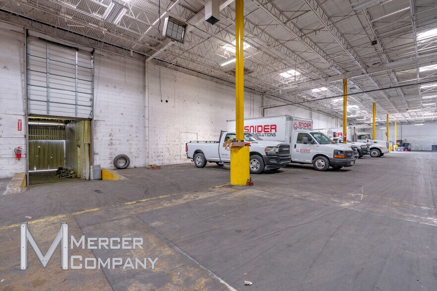 More Photos Of 840 N Great Southwest Pky, Arlington Warehouse For Sale