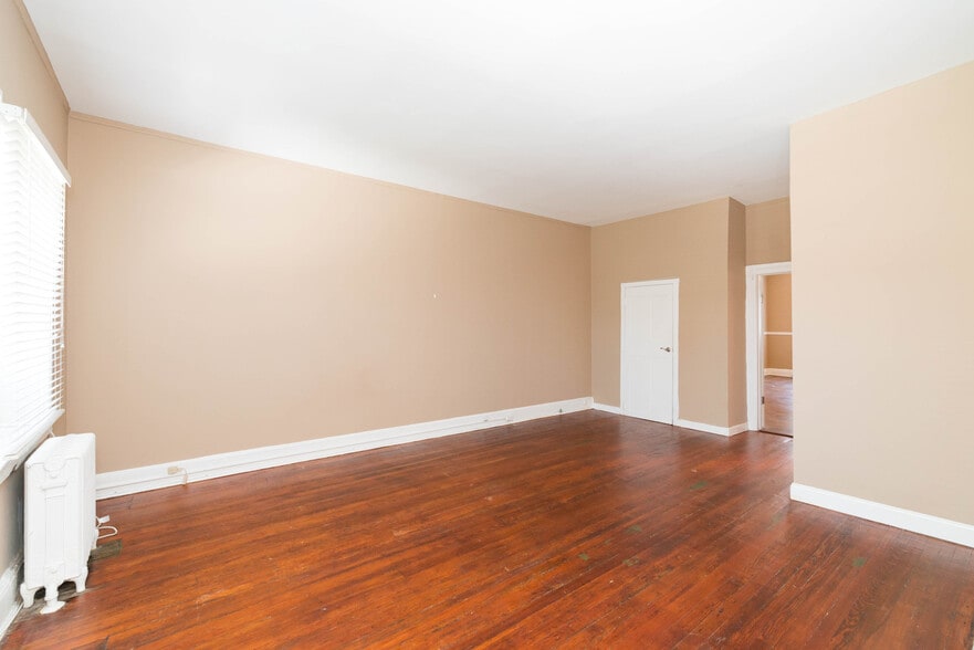 More Photos Of 18 W Franklin St, Baltimore Office Residential For Sale