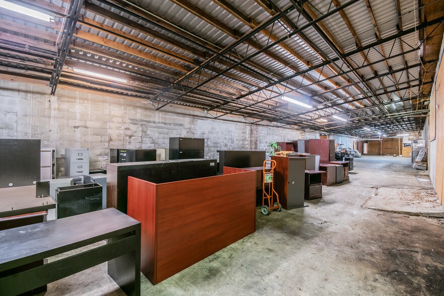 More Photos Of 4214 W Virginia Ave, Tampa Warehouse For Lease