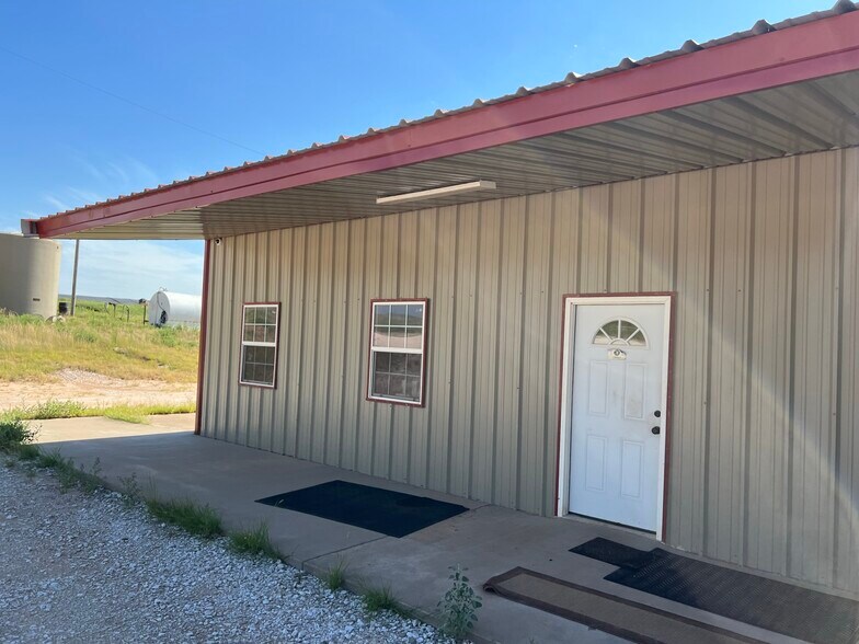 More Photos Of 13616 N 2920 Rd, Dover Warehouse For Sale