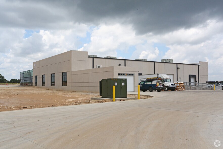 More Photos Of 1500 Volta Dr, Cedar Park Research And Development For Lease