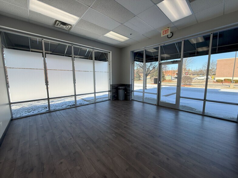 More Photos Of 1023-1049 Main St, Dundee Unknown For Lease