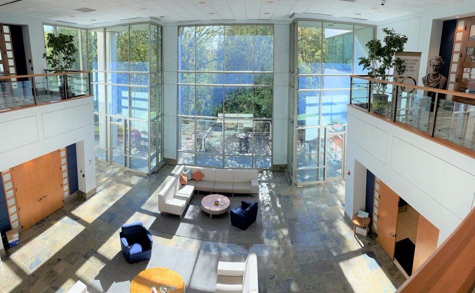 More Photos Of 5 Walnut Grove Dr, Horsham Township Office For Lease