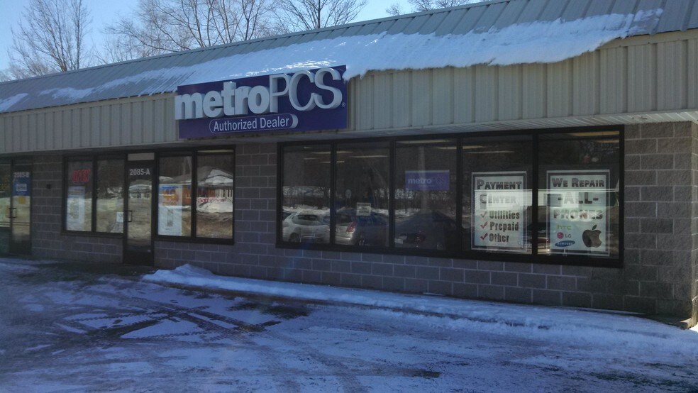 More Photos Of 2085 E Apple Ave, Muskegon Storefront For Lease