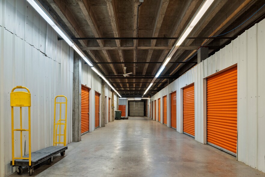 More Photos Of 11 NE 11th St, Oklahoma City Warehouse For Sale