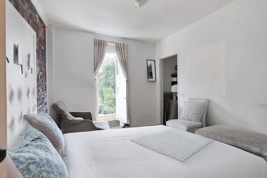 More Photos Of 202 Rochester St, Ottawa Apartments For Sale