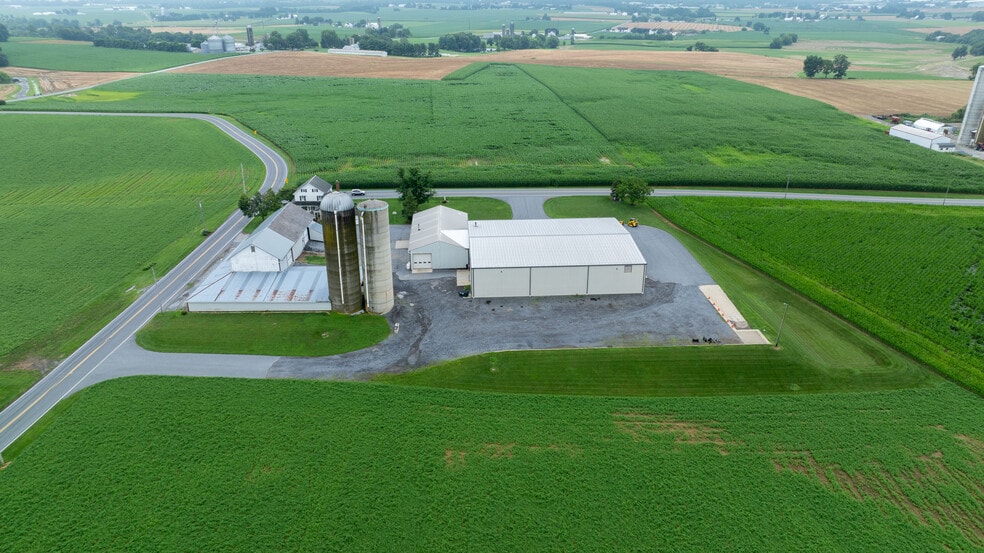 More Photos Of 608 Fairview Rd, Manheim Specialty For Lease