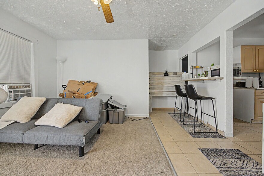 More Photos Of 630 W 6th St, Craig Apartments For Sale