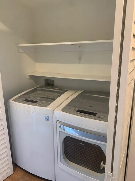 More Photos Of 1534 Manhattan Beach Blvd, Manhattan Beach Apartments For Sale