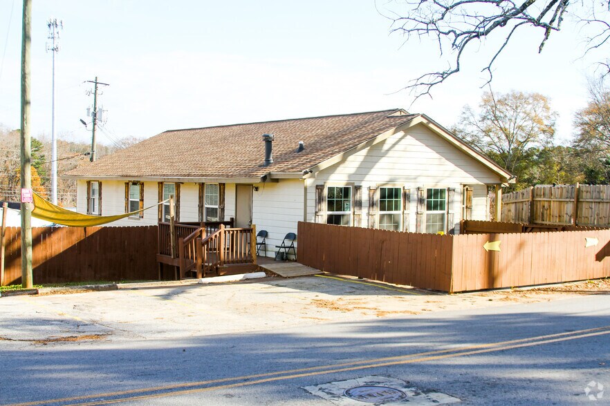 Primary Photo Of 6135 Petty St SW, Covington General Retail For Sale