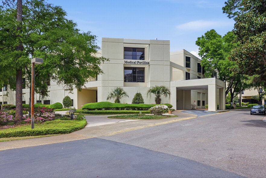 More Photos Of 25 Hospital Center Blvd, Hilton Head Medical For Lease