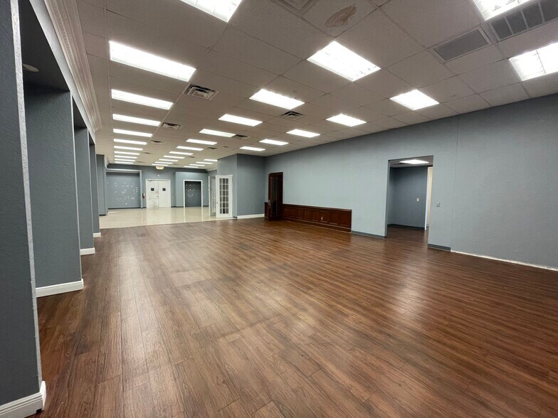 More Photos Of 711-751 Business Park Blvd, Winter Garden Warehouse For Lease