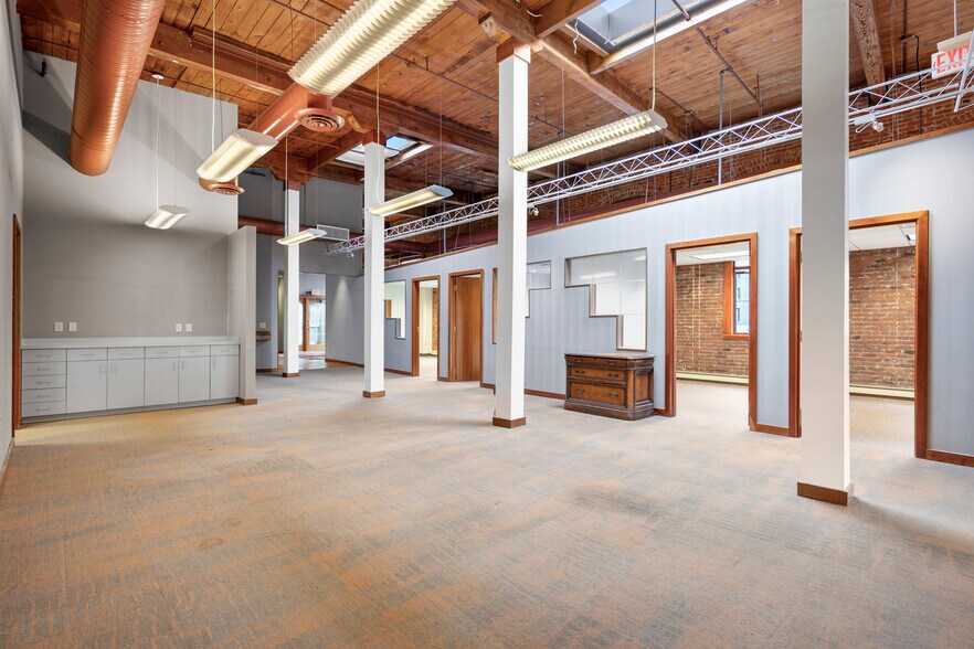 More Photos Of 40 Beaver St, Albany Office For Lease