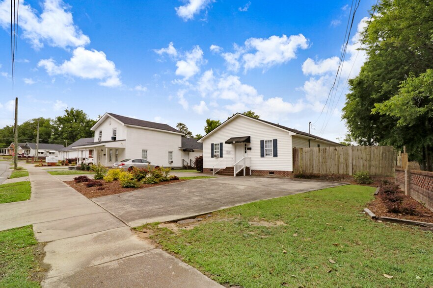 More Photos Of 306 W Pine St, Goldsboro Apartments For Sale