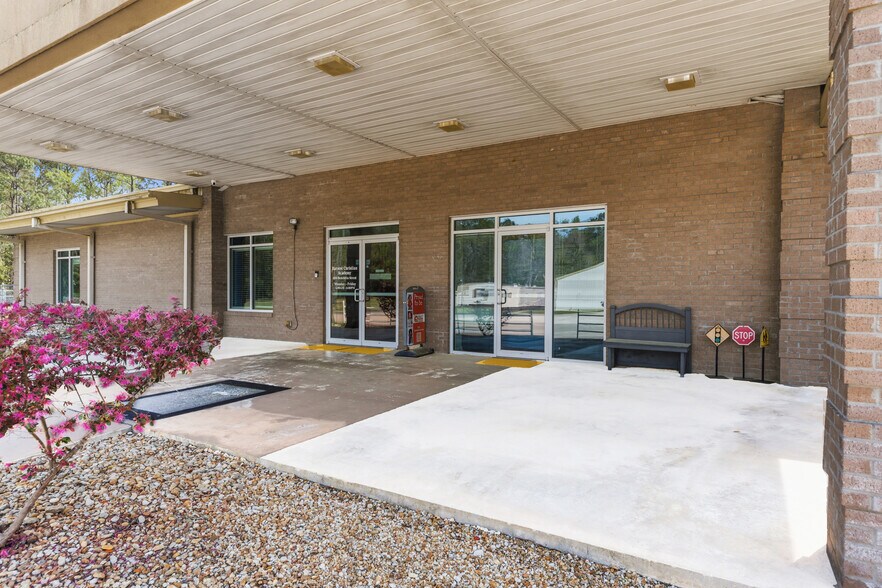 More Photos Of 480 Henrietta St, Kingsland Flex For Sale