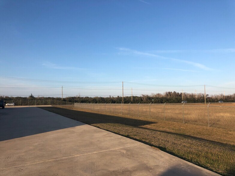 More Photos Of 3621 E FM 646, League City Land For Sale