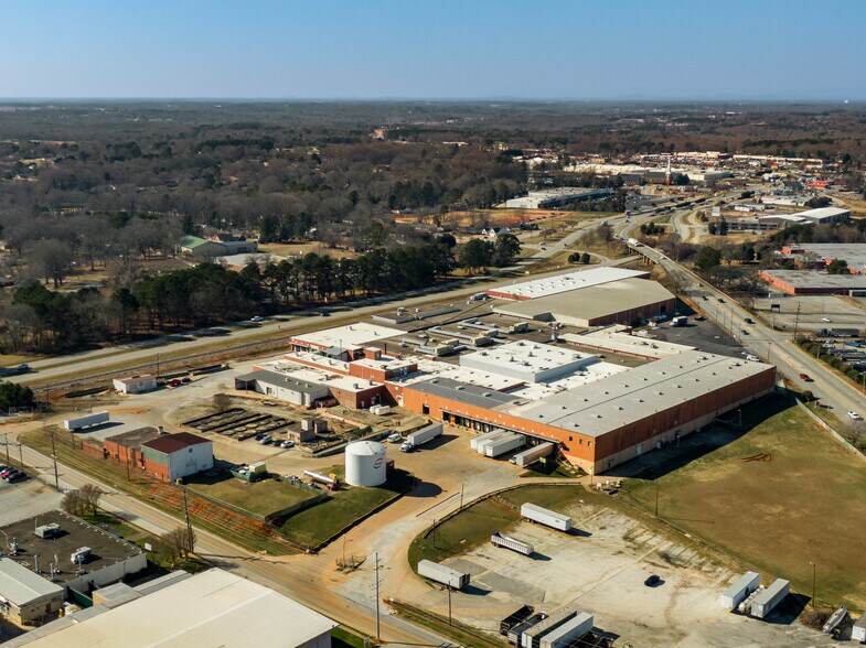 More Photos Of 300 S Main St, Mauldin Warehouse For Lease