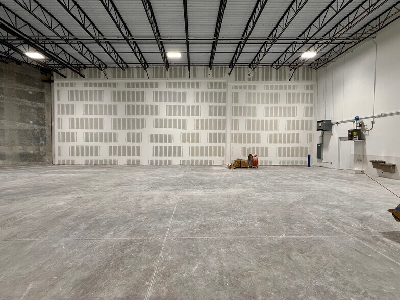 More Photos Of 1501 N Florida Mango Rd, West Palm Beach Warehouse For Lease