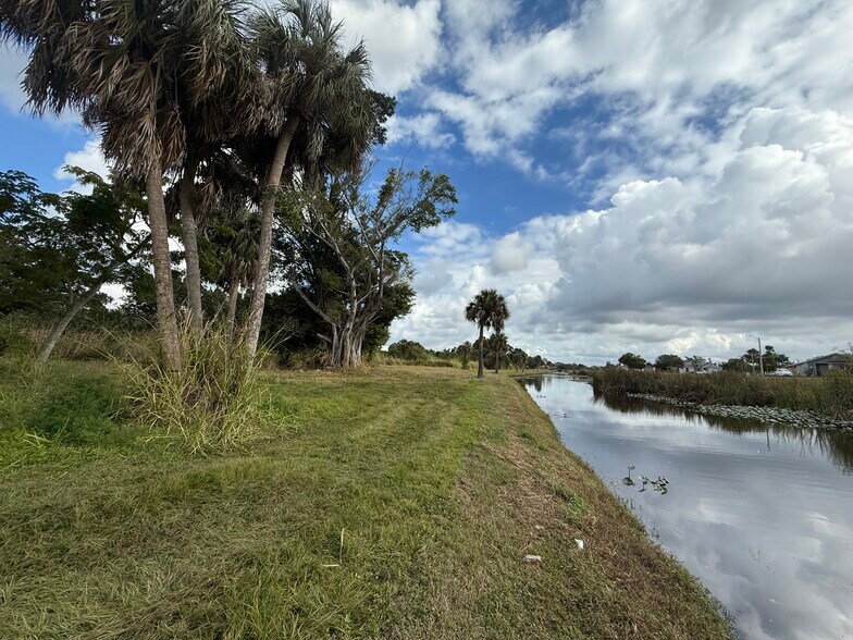 More Photos Of 4040 Bell St, Fort Myers Land For Sale