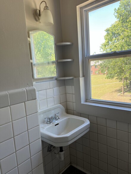 More Photos Of 701 W Pine Ave, Duncan Apartments For Sale