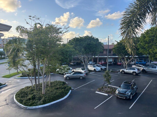 More Photos Of 3000 N Federal Hwy, Fort Lauderdale Storefront For Lease