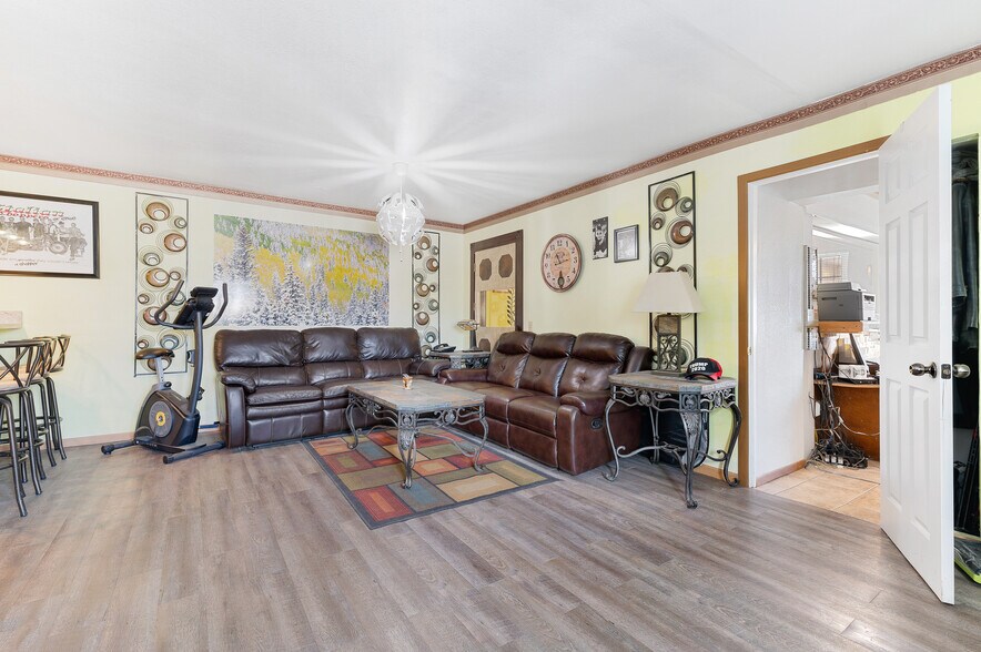 More Photos Of 518 National St, Belle Fourche Hotel For Sale