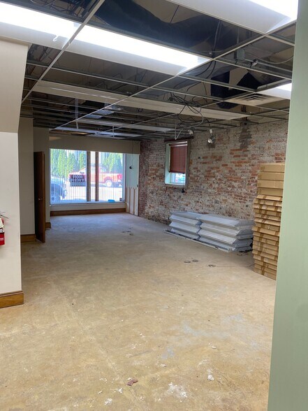 More Photos Of 110 W Walnut St, Kokomo Office For Sale