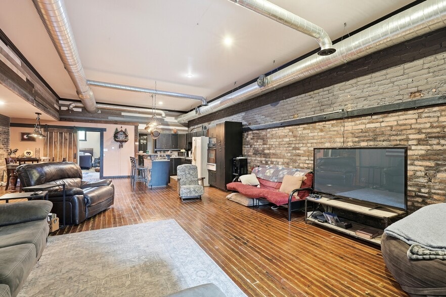 More Photos Of 106 N Orange St, Albion Storefront For Sale