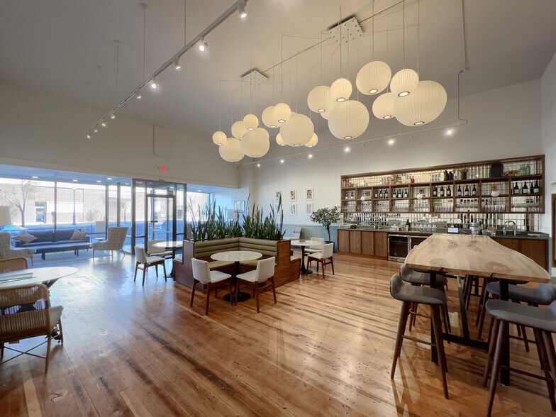 More Photos Of 7 W Alder St, Walla Walla Storefront For Lease