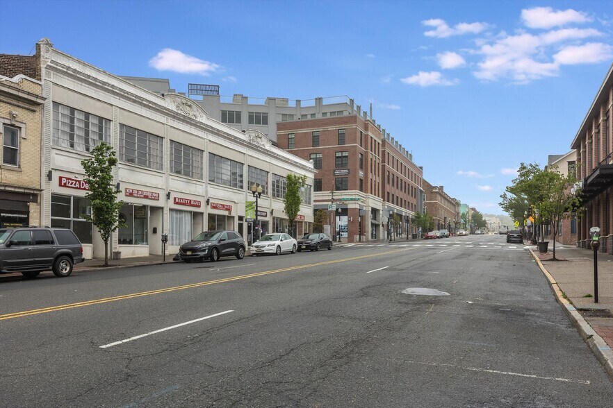 348360 Bloomfield Ave, Montclair, NJ 07042 Retail For Lease
