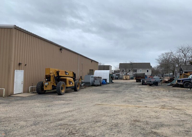 More Photos Of 9 Railroad Ave, East Hampton Convenience Store For Lease