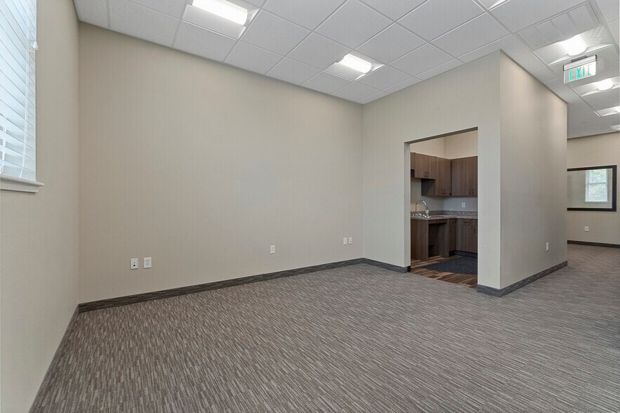 More Photos Of 4315 Windsor Centre Trl, Flower Mound Office For Lease