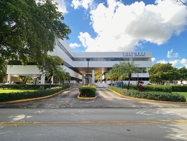 More Photos Of 14750 NW 77th Ct, Miami Lakes Office For Lease