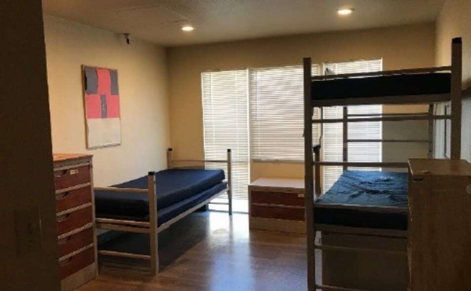 More Photos Of 502 N Silverbell Rd, Tucson Rehabilitation Center For Sale