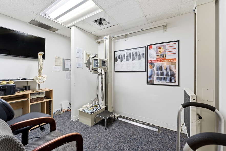 More Photos Of 2900 Bristol St, Costa Mesa Office For Sale