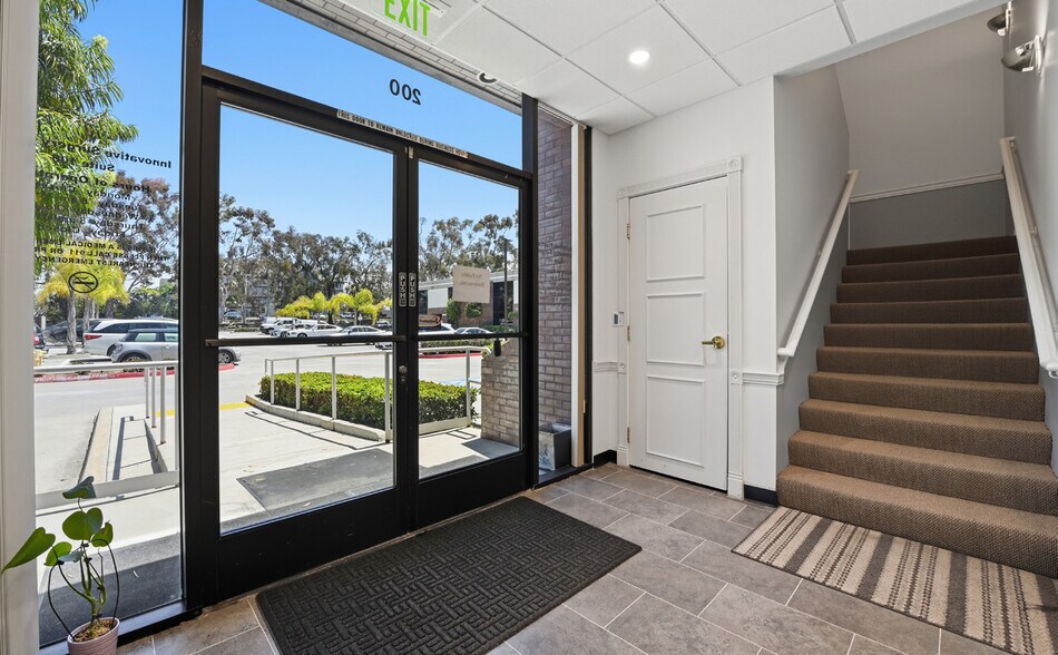 More Photos Of 6610 Flanders Dr, San Diego Medical For Sale