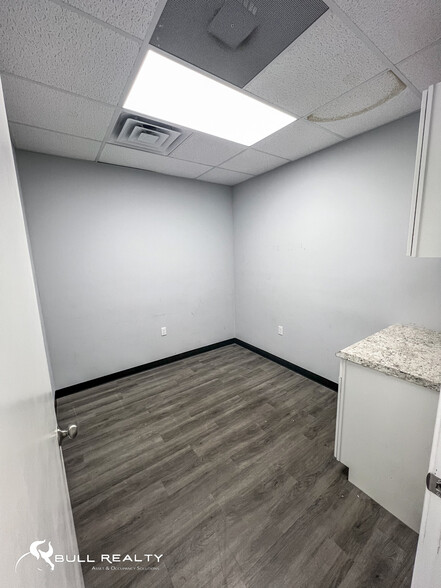 More Photos Of 6667 Vernon Woods Dr, Atlanta Medical For Lease
