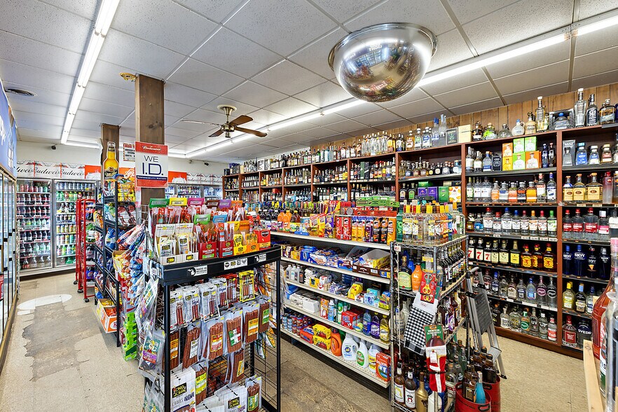 More Photos Of 3504 Palms Rd, Casco Drugstore For Sale