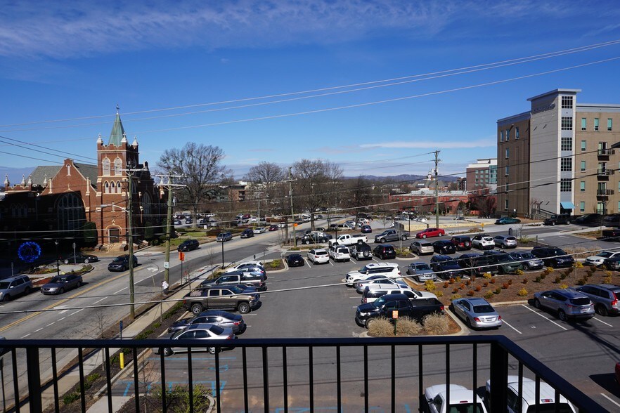 More Photos Of 656-658 S Main St, Greenville Loft Creative Space For Sale