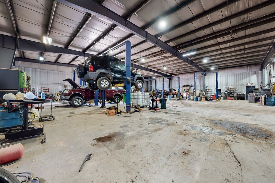 More Photos Of 1920 Wi-35, Somerset Auto Salvage Facility For Sale