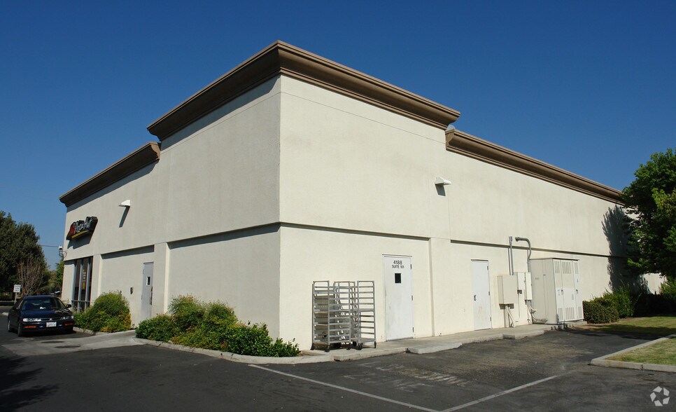 More Photos Of 1720 N Cedar Ave, Fresno Unknown For Lease
